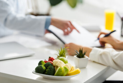 difference between dietitian and nutritionist